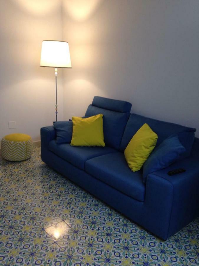 Il Sorriso Bed & Breakfast Salerno Bagian luar foto