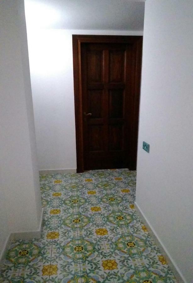 Il Sorriso Bed & Breakfast Salerno Bagian luar foto