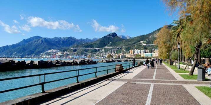 Il Sorriso Bed & Breakfast Salerno Bagian luar foto