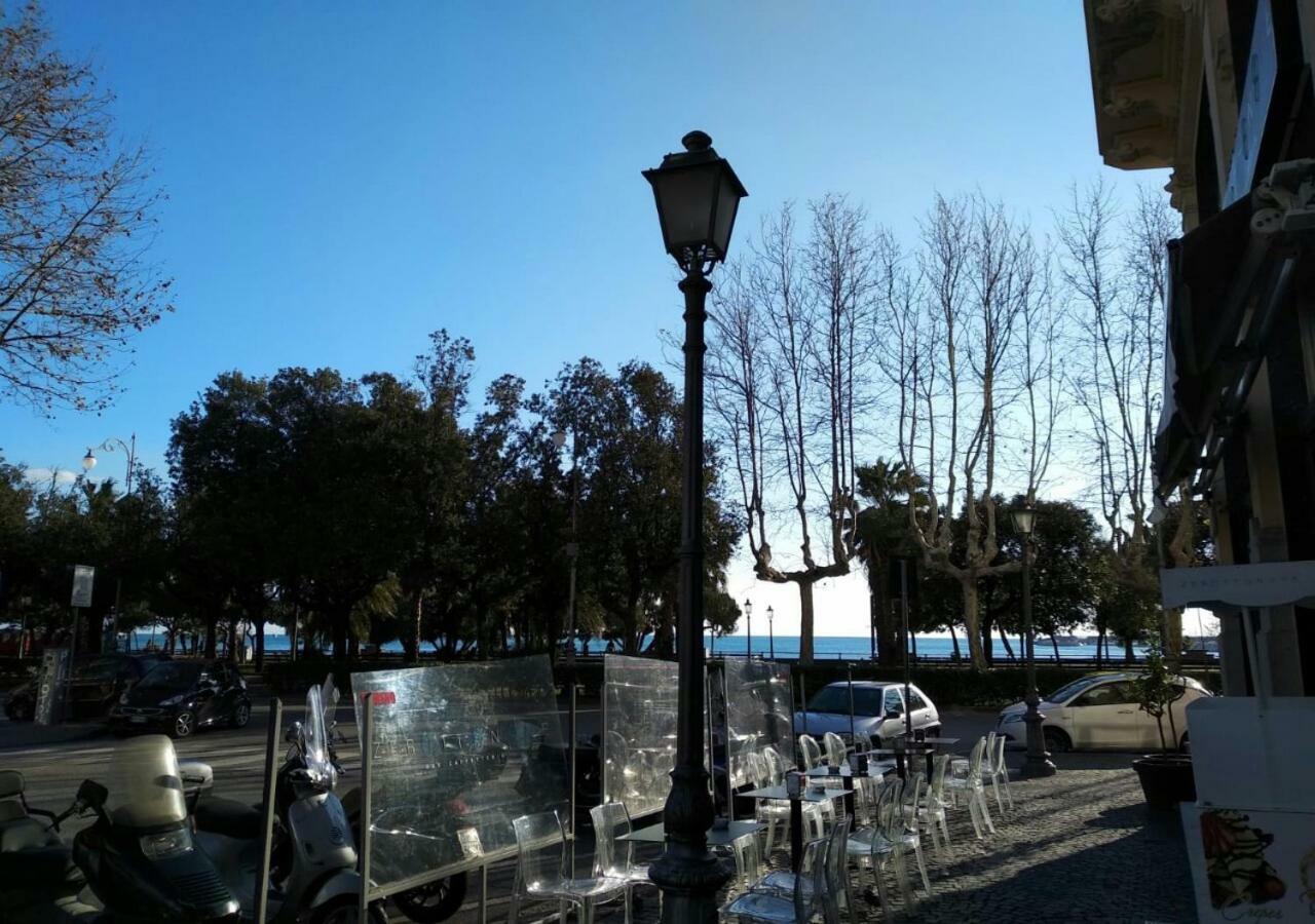 Il Sorriso Bed & Breakfast Salerno Bagian luar foto